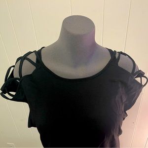 SHEIN Curve 1XL Plus Criss Cross Black Tee